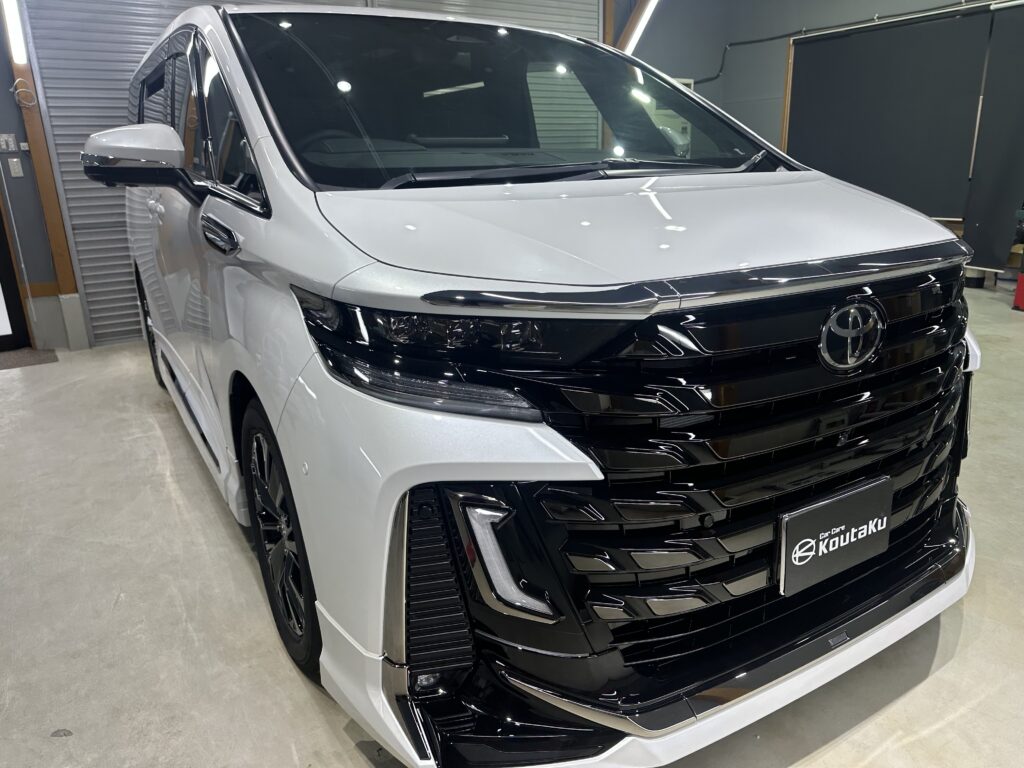 トヨタ・ヴェルファイア・鏡面磨き作業+セラミックコーティング施工事例　富山市Ｅ様