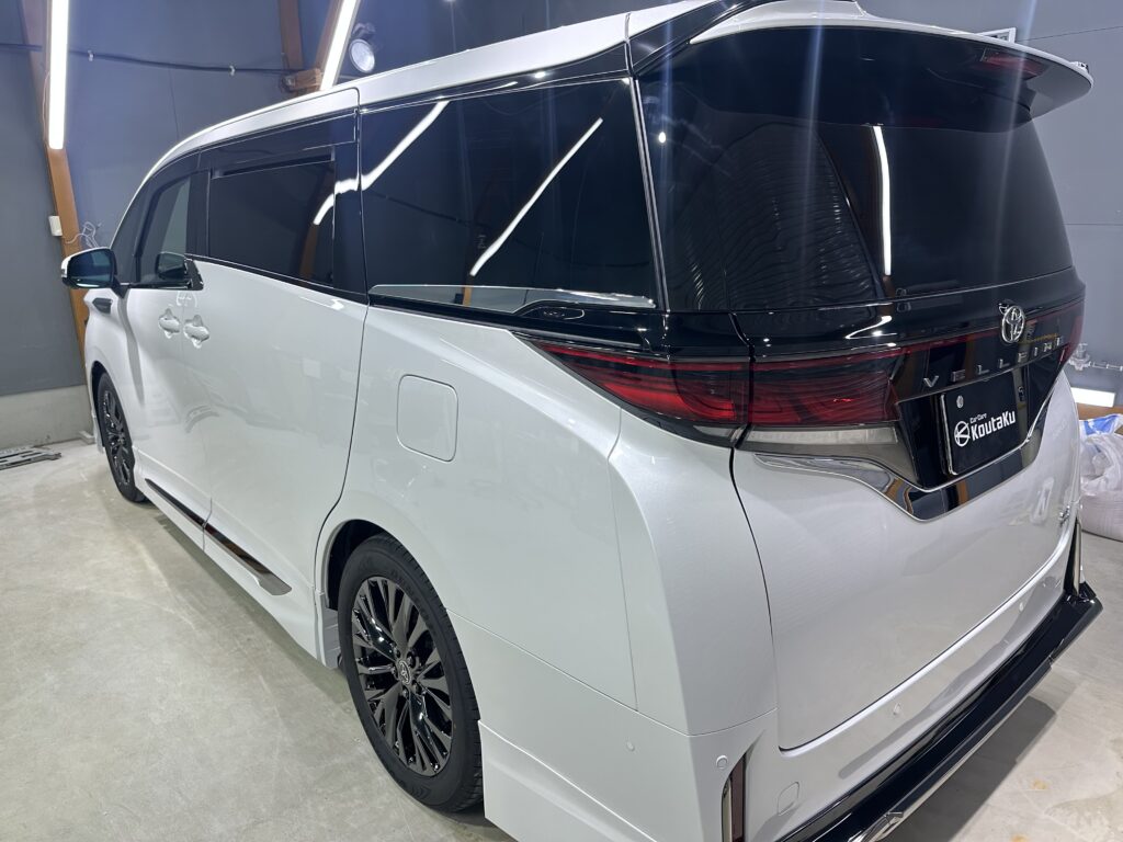 トヨタ・ヴェルファイア・鏡面磨き作業+セラミックコーティング施工事例　富山市Ｅ様