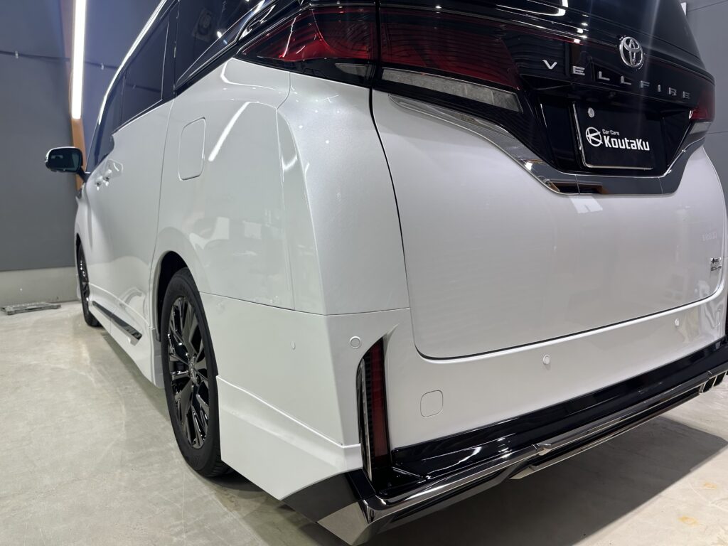トヨタ・ヴェルファイア・鏡面磨き作業+セラミックコーティング施工事例　富山市Ｅ様