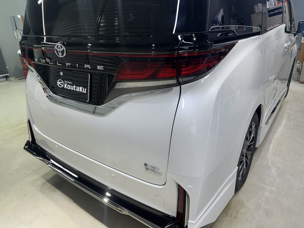 トヨタ・ヴェルファイア・鏡面磨き作業+セラミックコーティング施工事例　富山市Ｅ様