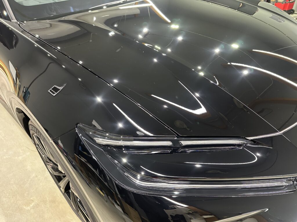 トヨタ・クラウンスポーツ・鏡面磨き作業+セラミックコーティング施工事例