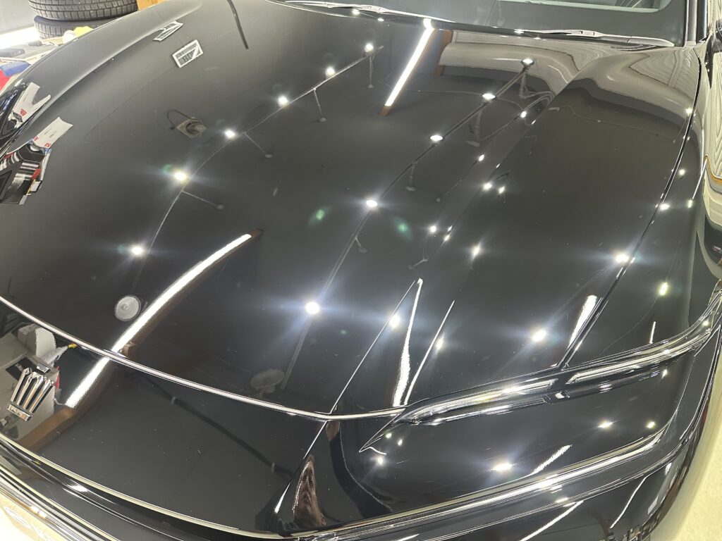 トヨタ・クラウンスポーツ・鏡面磨き作業+セラミックコーティング施工事例