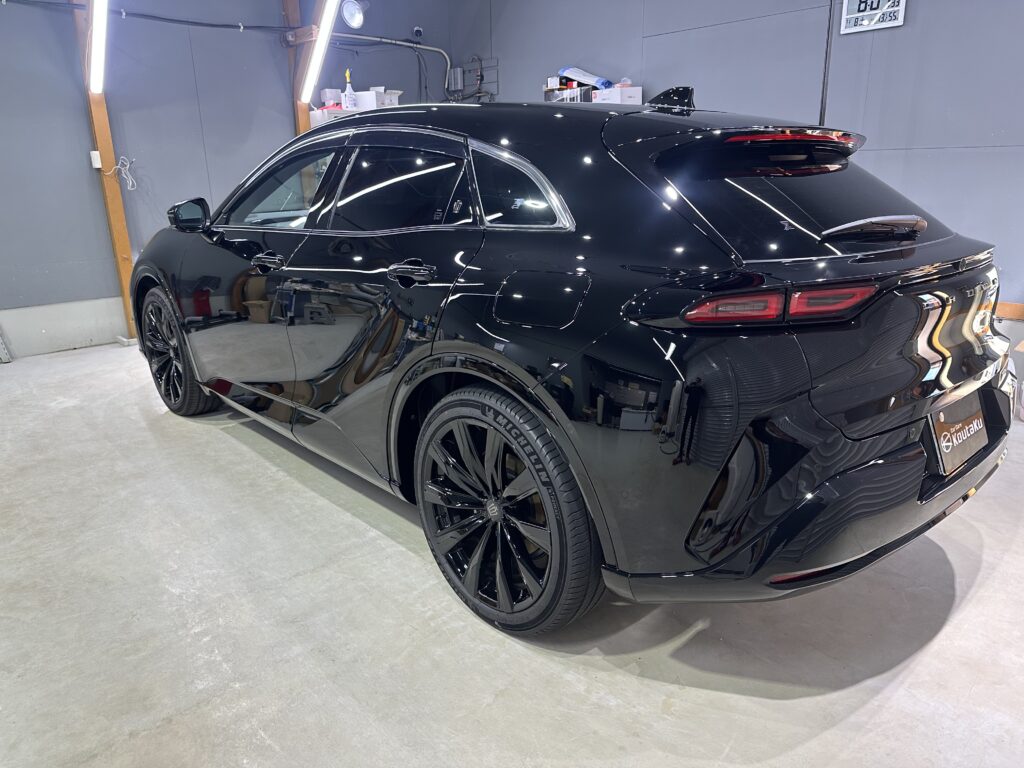 トヨタ・クラウンスポーツ・鏡面磨き作業+セラミックコーティング施工事例