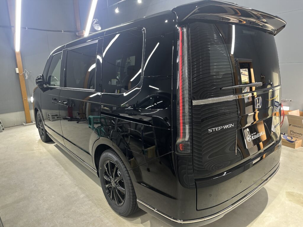 ホンダ・ステップワゴン・鏡面磨き作業+セラミックコーティング施工事例　富山市Ｓ様