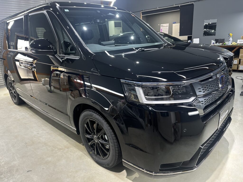 ホンダ・ステップワゴン・鏡面磨き作業+セラミックコーティング施工事例　富山市Ｓ様
