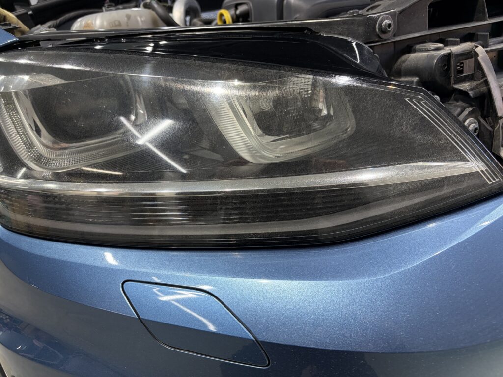 フォルクスワーゲン・ゴルフ７ヘッドライトリペア石川県小松市Ｎ様