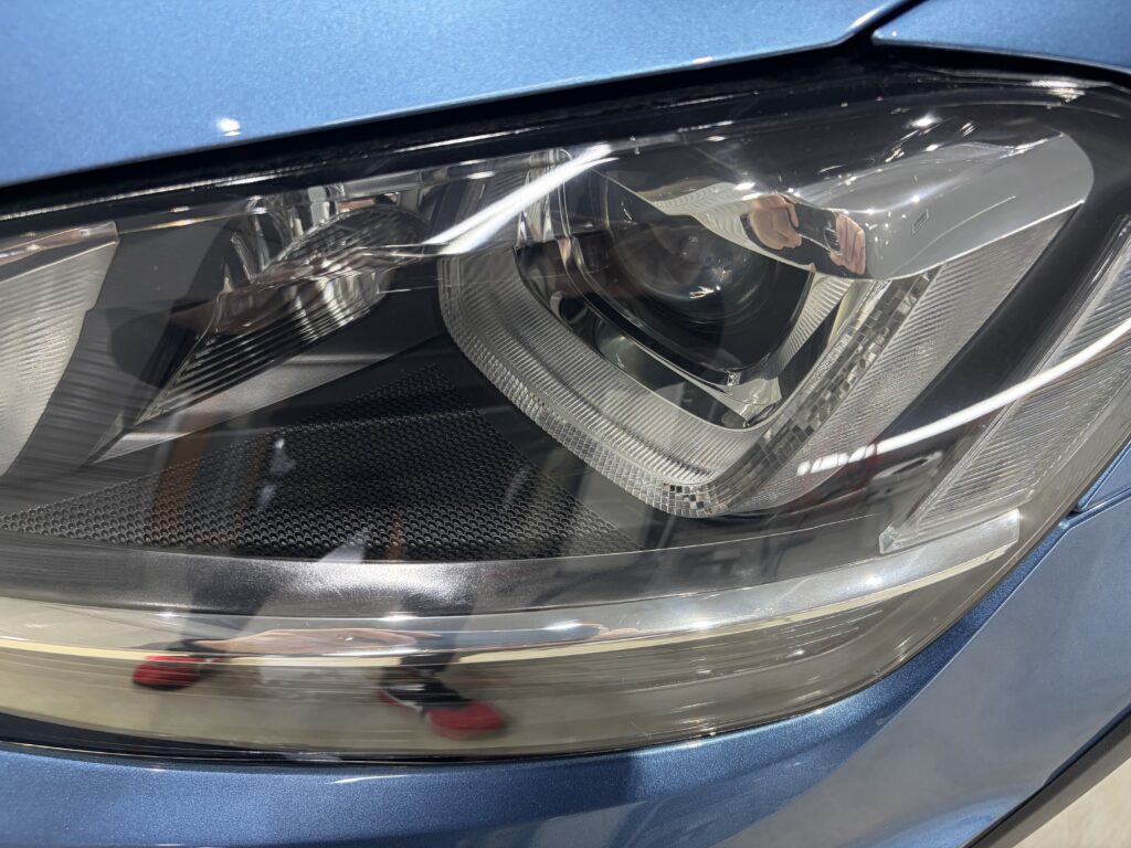 フォルクスワーゲン・ゴルフ７ヘッドライトリペア石川県小松市Ｎ様