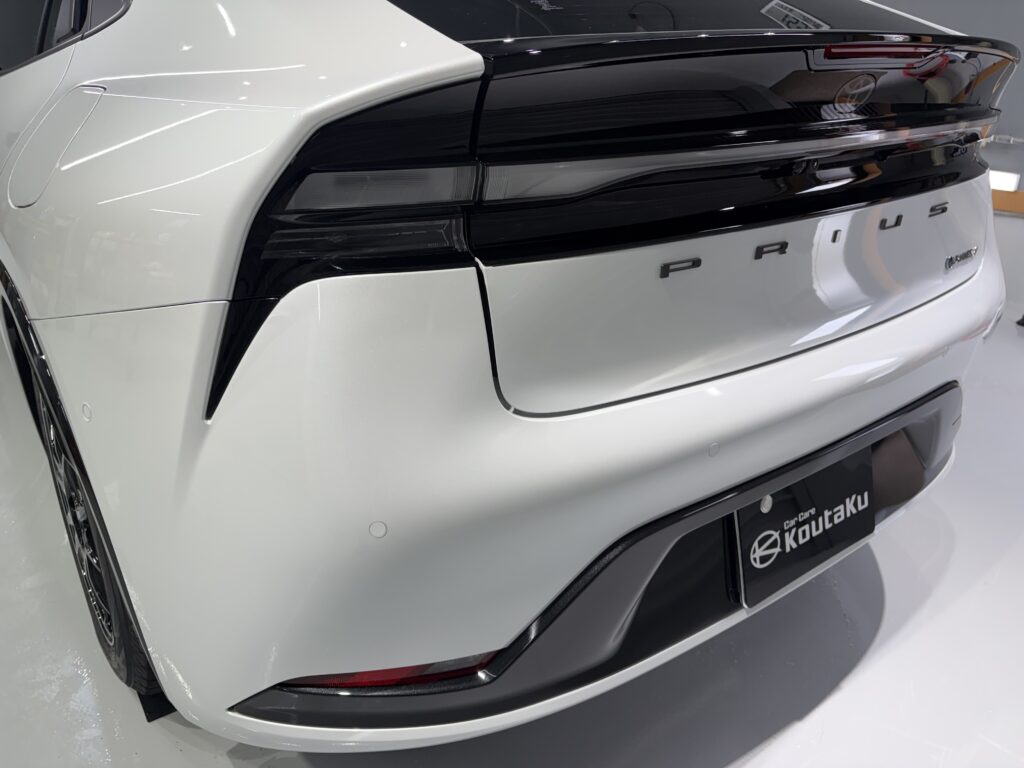 トヨタプリウス・鏡面磨き作業+セラミックコーティング+遮熱カーフィルム施工事例　富山市Ｍ様