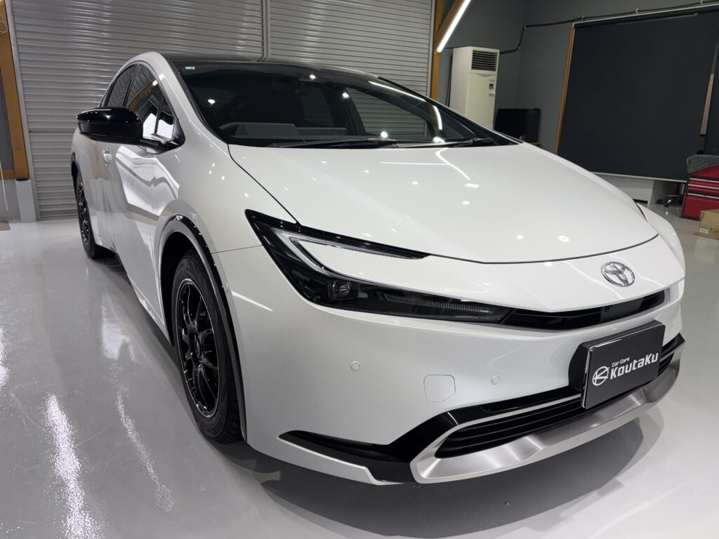 トヨタプリウス・鏡面磨き作業+セラミックコーティング+遮熱カーフィルム施工事例　富山市Ｍ様
