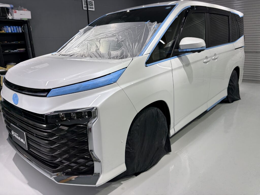トヨタVOXY・遮熱断熱カーフィルム・鏡面磨き作業+セラミックコーティング施工事例　富山市Ｕ様