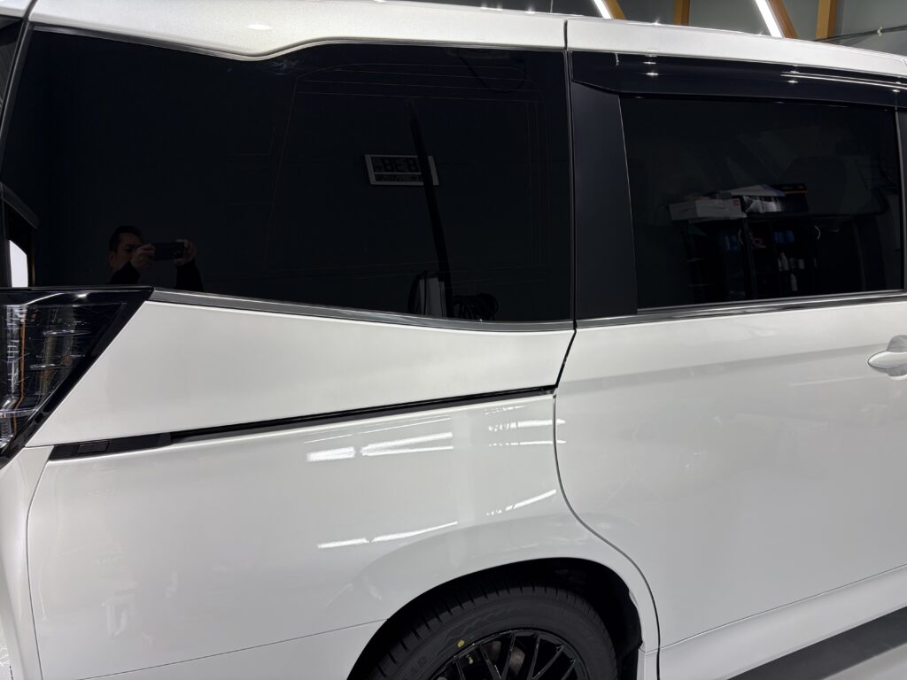 トヨタVOXY・遮熱断熱カーフィルム・鏡面磨き作業+セラミックコーティング施工事例　富山市Ｕ様