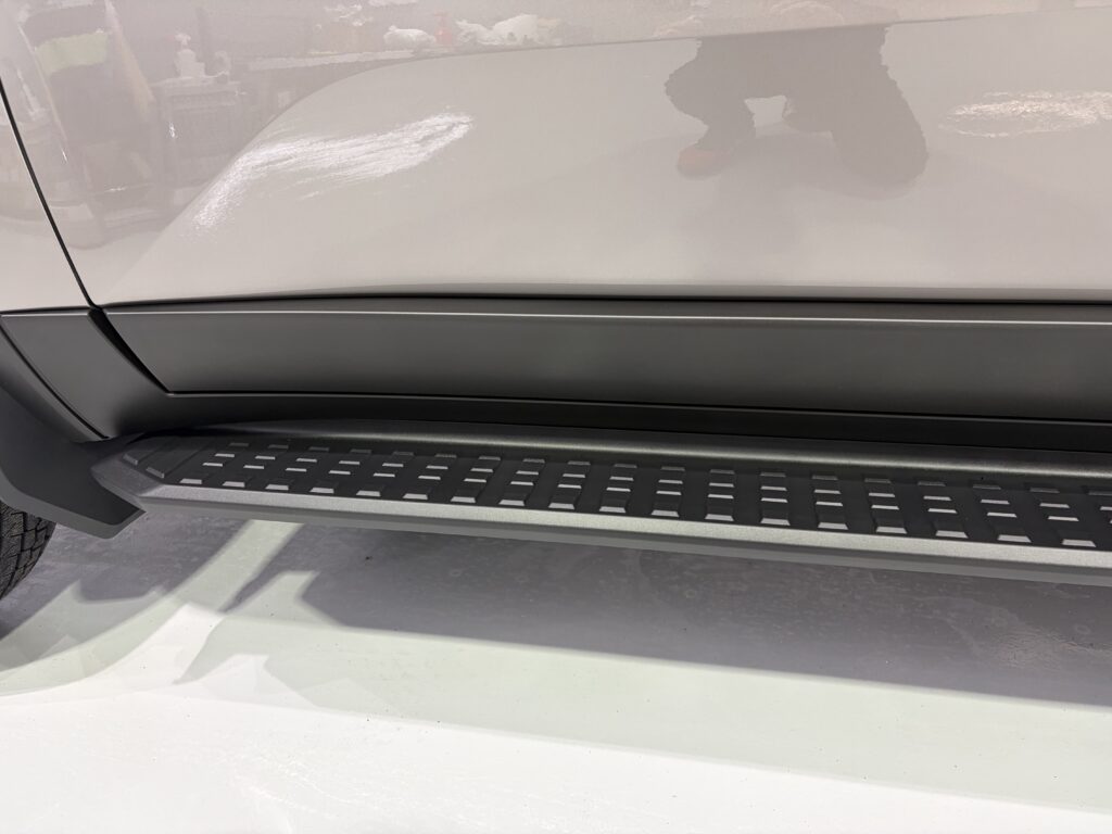 ランドクルーザー２５０・鏡面磨き作業+新開発のセラミックコーティング施工事例　黒部市Ｋ様