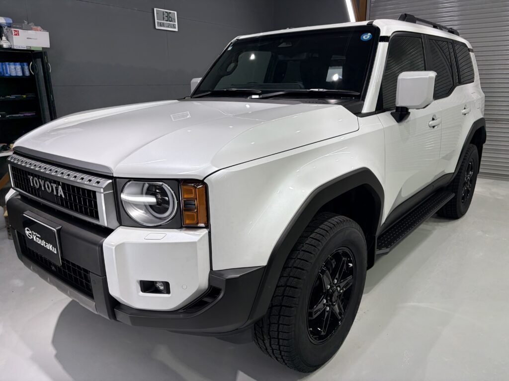 トヨタ・ランドクルーザー２５０・鏡面磨き作業+新開発セラミックコーティング施工事例　富山市Ｚ様