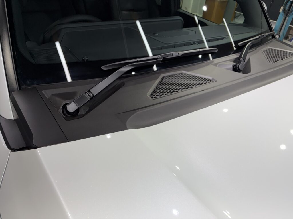 トヨタ・ランドクルーザー２５０・鏡面磨き作業+新開発セラミックコーティング施工事例　富山市Ｚ様