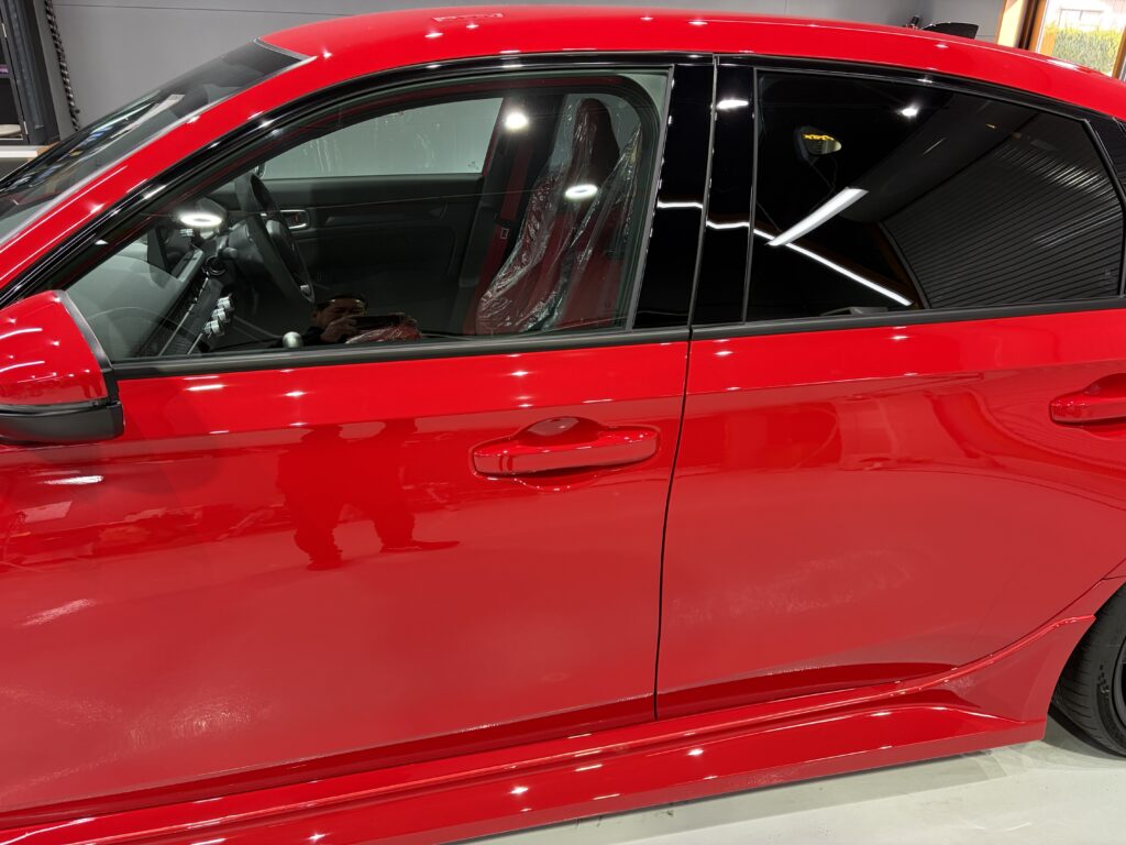 ホンダ・シビックタイプＲ・鏡面磨き作業+新開発セラミックコーティング施工事例　富山市Ｕ様