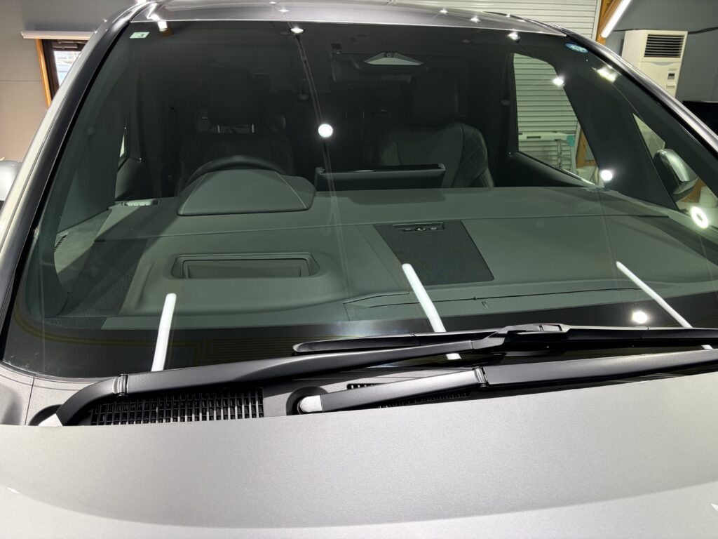 トヨタ・ヴェルファイア・遮熱断熱カーフィルム・鏡面磨き+新開発セラミックコーティング施工事例