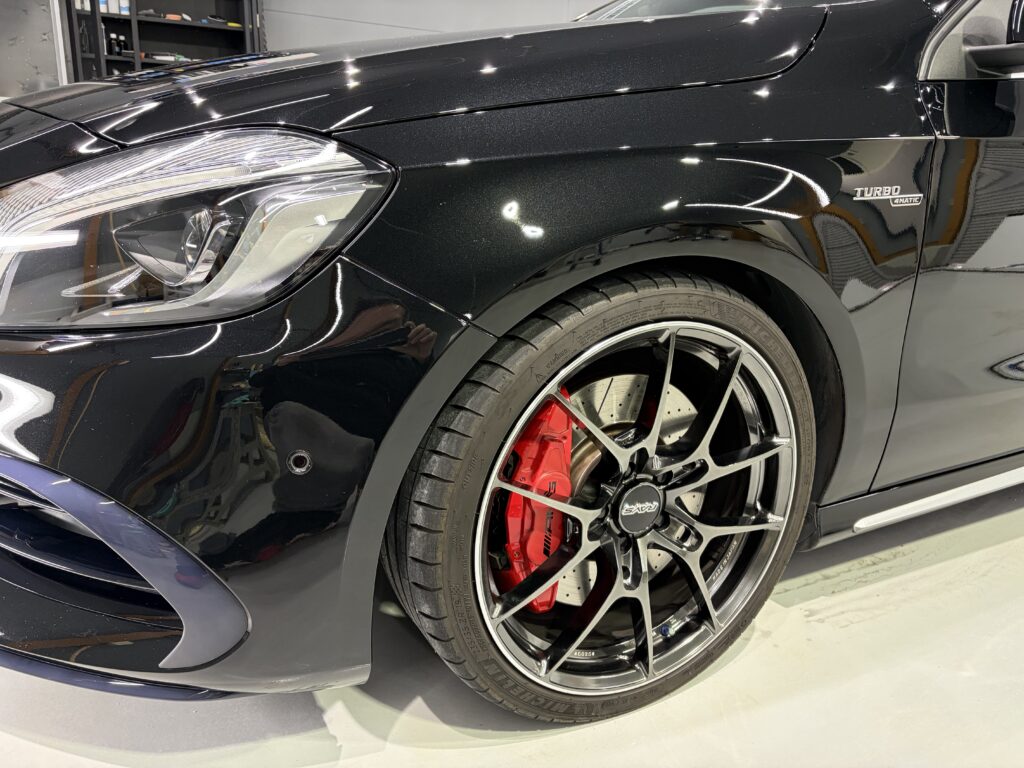 メルセデスベンツ・鏡面磨き作業+セラミックコーティング施工事例　滑川市Ｙ様