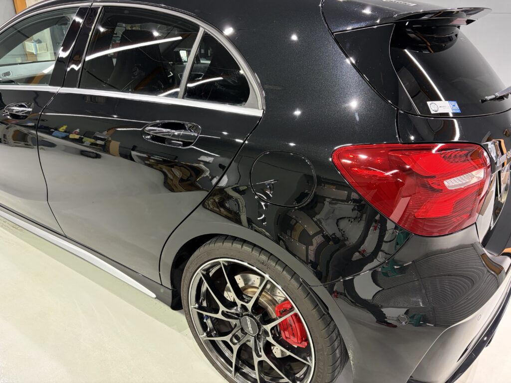 メルセデスベンツ・鏡面磨き作業+セラミックコーティング施工事例　滑川市Ｙ様