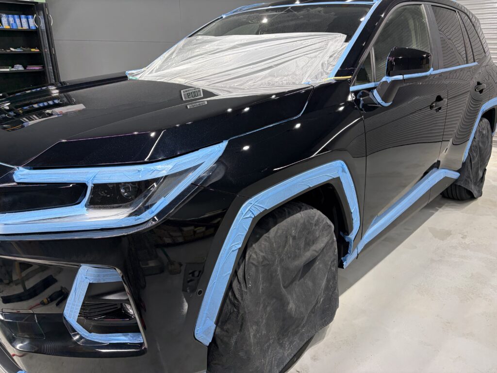 新型ＲＡＶ４・遮熱断熱カーフィルム・鏡面磨き作業+セラミックコーティング施工事例　富山市Ｊ様