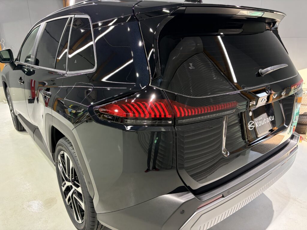 新型ＲＡＶ４・遮熱断熱カーフィルム・鏡面磨き作業+セラミックコーティング施工事例　富山市Ｊ様