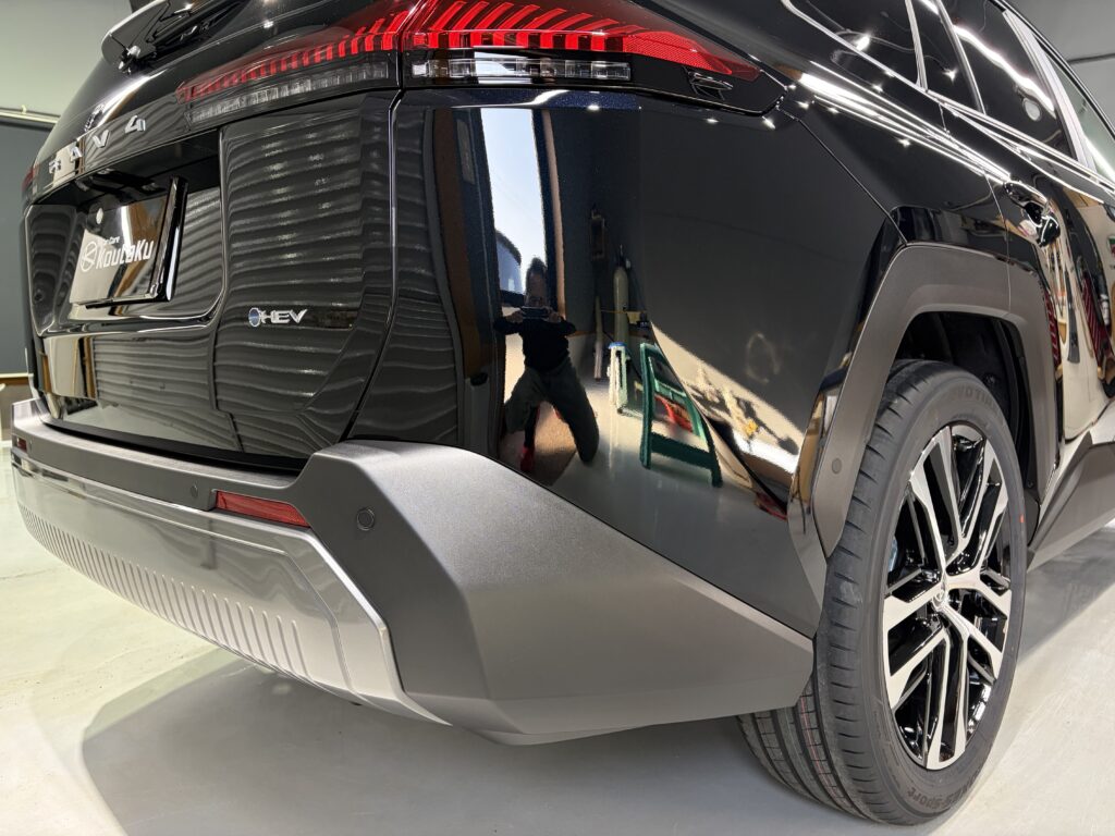 新型ＲＡＶ４・遮熱断熱カーフィルム・鏡面磨き作業+セラミックコーティング施工事例　富山市Ｊ様