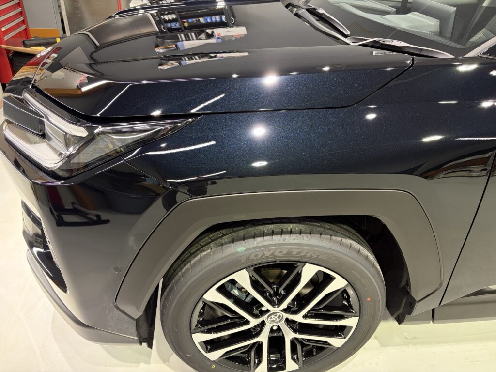 新型ＲＡＶ４・遮熱断熱カーフィルム・鏡面磨き作業+セラミックコーティング施工事例　富山市Ｊ様