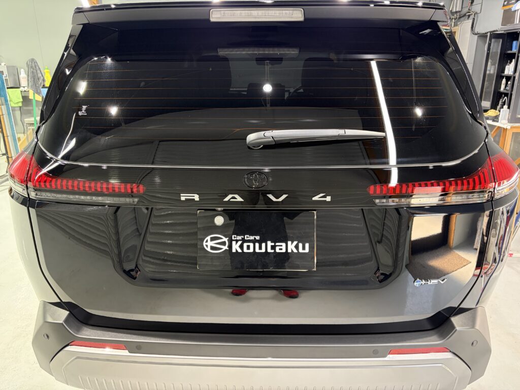 新型ＲＡＶ４・遮熱断熱カーフィルム・鏡面磨き作業+セラミックコーティング施工事例　富山市Ｊ様