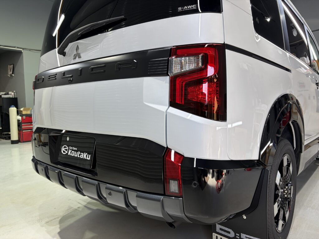 三菱デリカＤ５・鏡面磨き作業+新開発セラミックコーティング施工事例　富山市Ｕ様