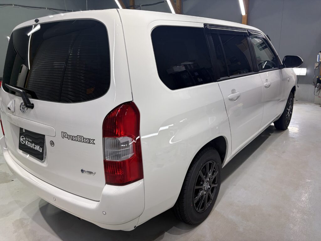 トヨタプロボックス・遮熱断熱カーフィルム・鏡面磨き作業+セラミックコーティング施工事例