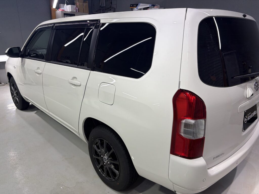 トヨタプロボックス・遮熱断熱カーフィルム・鏡面磨き作業+セラミックコーティング施工事例