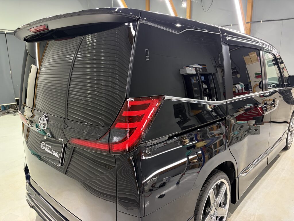 トヨタノア・遮熱断熱カーフィルム・鏡面磨き作業+セラミックコーティング施工事例　富山市Ｋ様