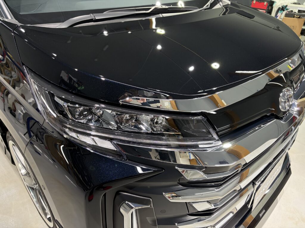 トヨタノア・遮熱断熱カーフィルム・鏡面磨き作業+セラミックコーティング施工事例　富山市Ｋ様