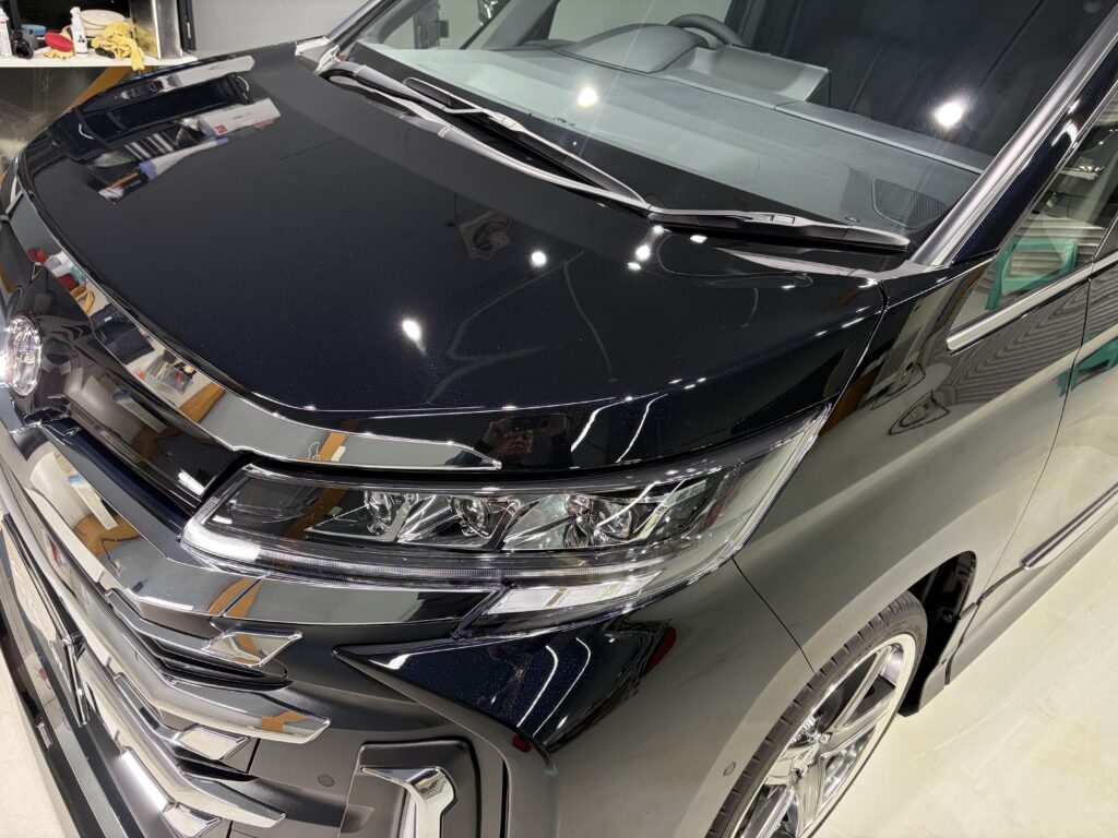 トヨタノア・遮熱断熱カーフィルム・鏡面磨き作業+セラミックコーティング施工事例　富山市Ｋ様