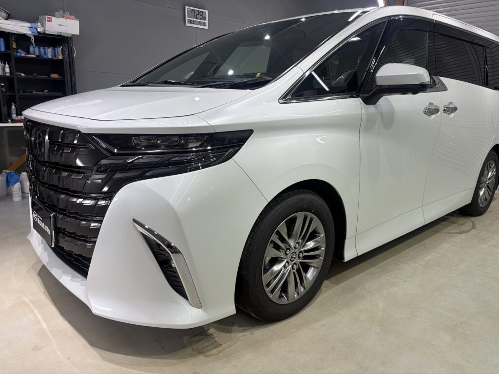 トヨタ・アルファード・鏡面磨き作業+新開発セラミックコーティング施工事例　富山県富山市Ｆ様