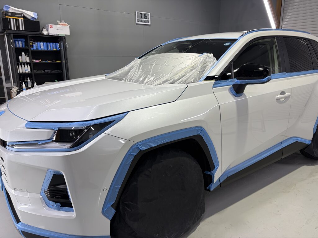 新型ＲＡＶ４・遮熱、断熱カーフィルム・鏡面磨き作業+新開発セラミックコーティング施工事例