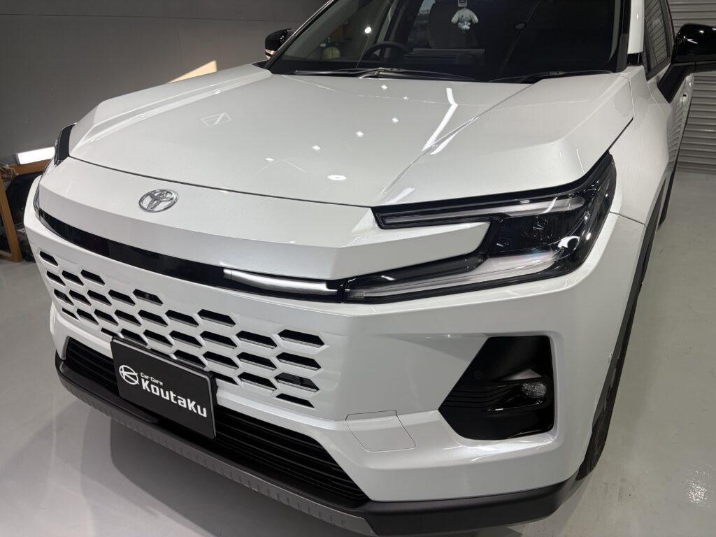 新型ＲＡＶ４・遮熱、断熱カーフィルム・鏡面磨き作業+新開発セラミックコーティング施工事例