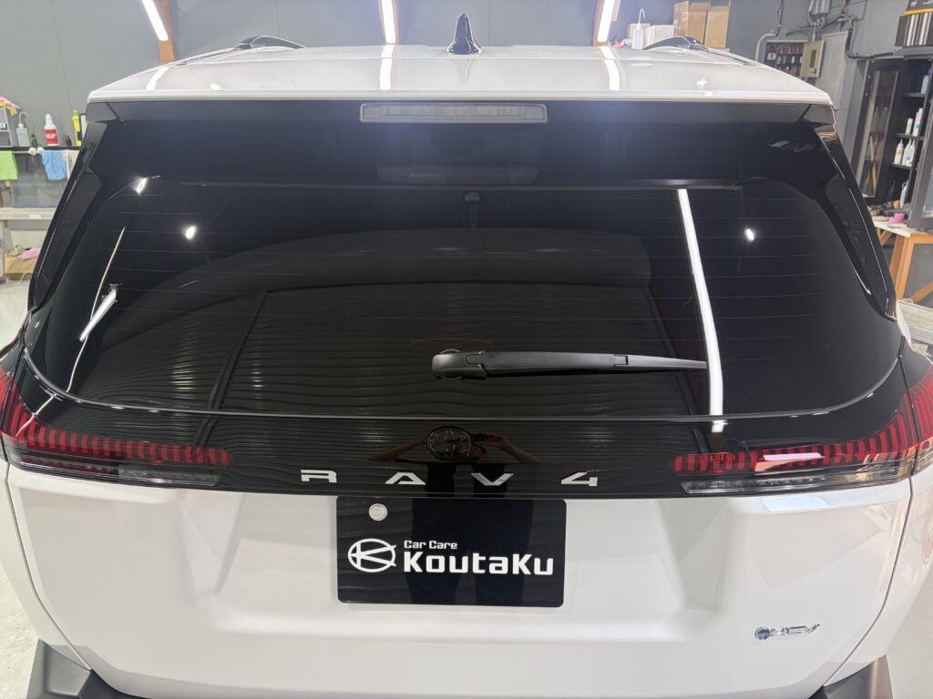 新型ＲＡＶ４・遮熱、断熱カーフィルム・鏡面磨き作業+新開発セラミックコーティング施工事例