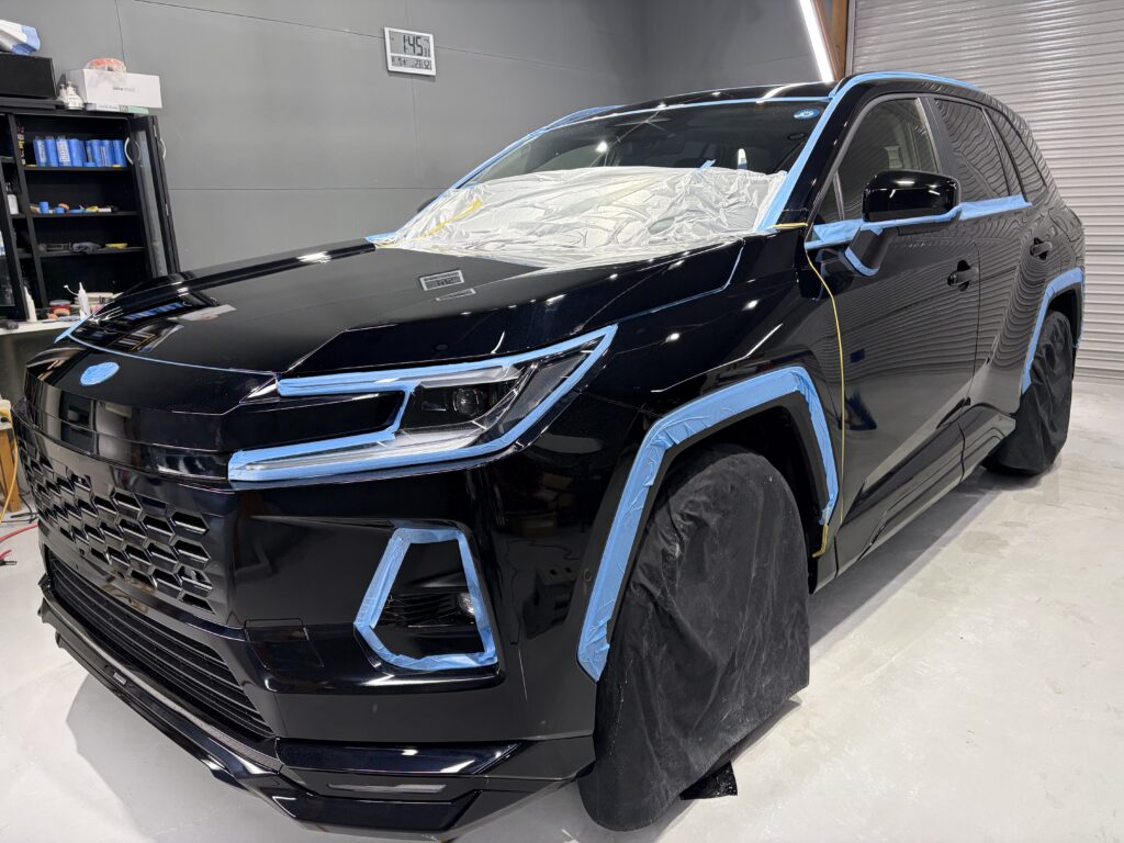 新型トヨタＲＡＶ４　鏡面磨き作業・新開発セラミックコーティング施工事例　富山市Ｔ様
