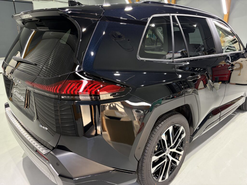 新型トヨタＲＡＶ４　鏡面磨き作業・新開発セラミックコーティング施工事例　富山市Ｔ様