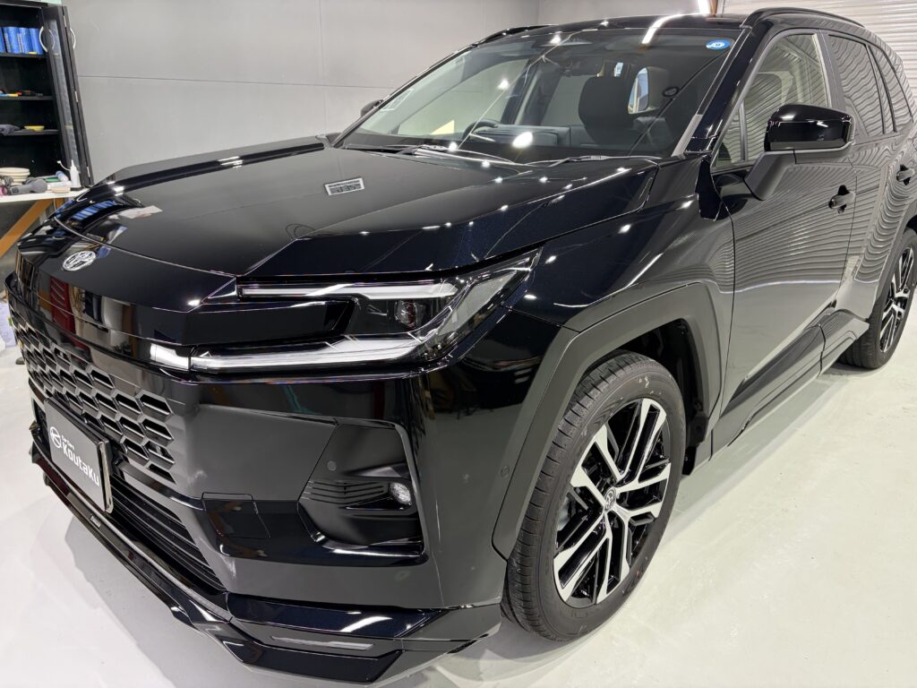 新型トヨタＲＡＶ４　鏡面磨き作業・新開発セラミックコーティング施工事例　富山市Ｔ様