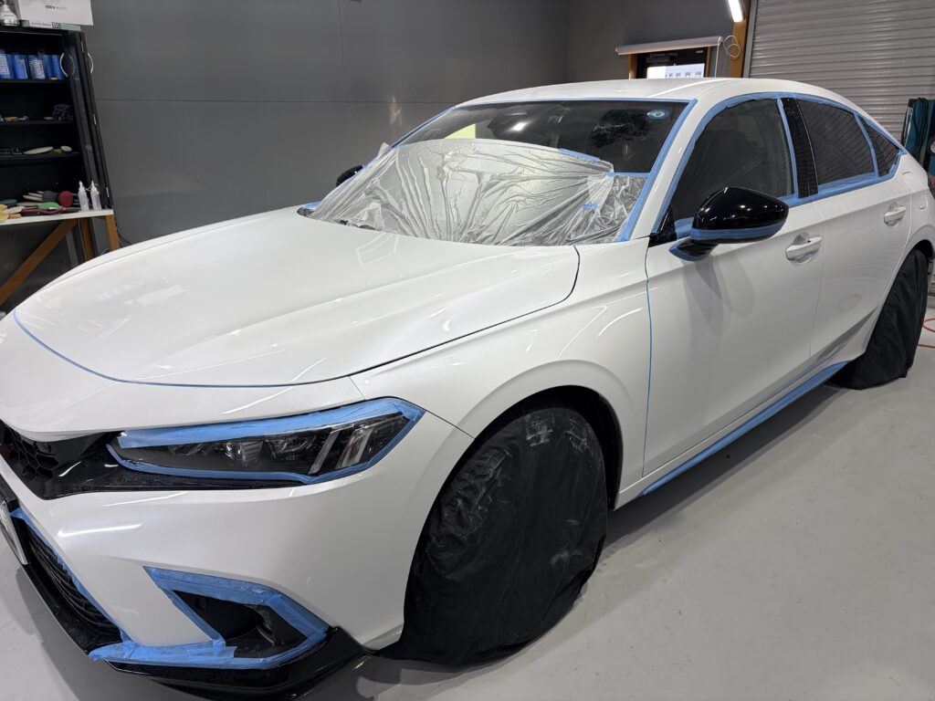 ホンダ・シビック 頑固なシミと洗車キズを除去する鏡面磨き作業+セラミックコーティング