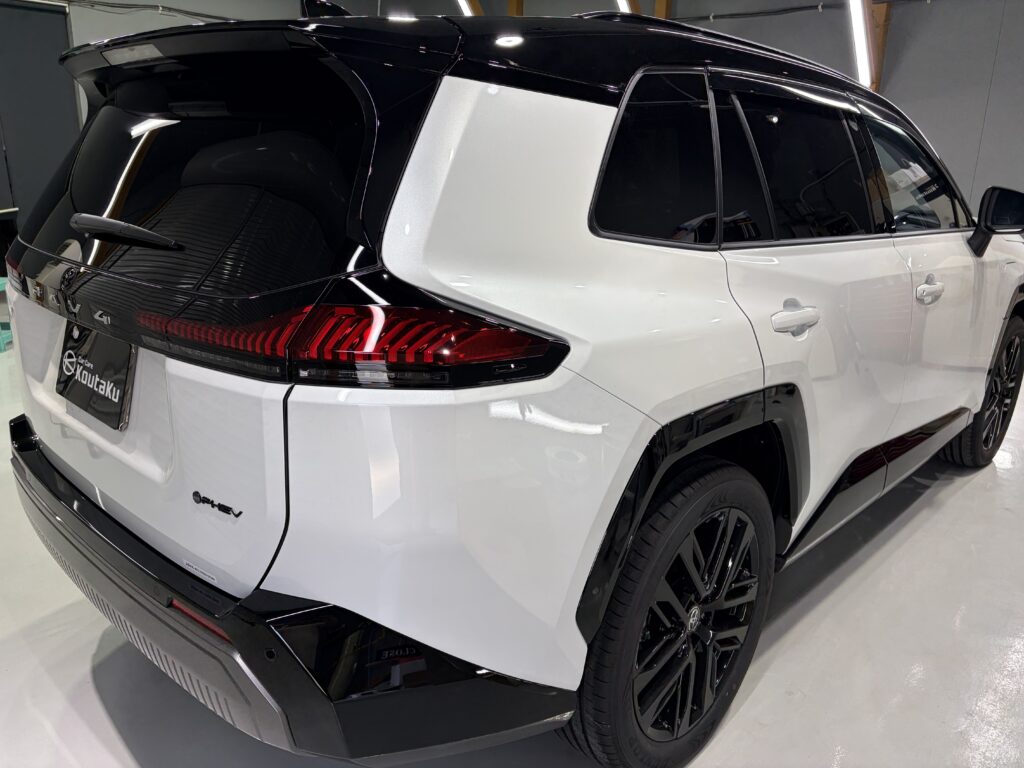 新型ＲＡＶ４・遮熱・断熱カーフィルム・鏡面磨き作業+セラミックコーティング施工事例　富山市Ｍ様