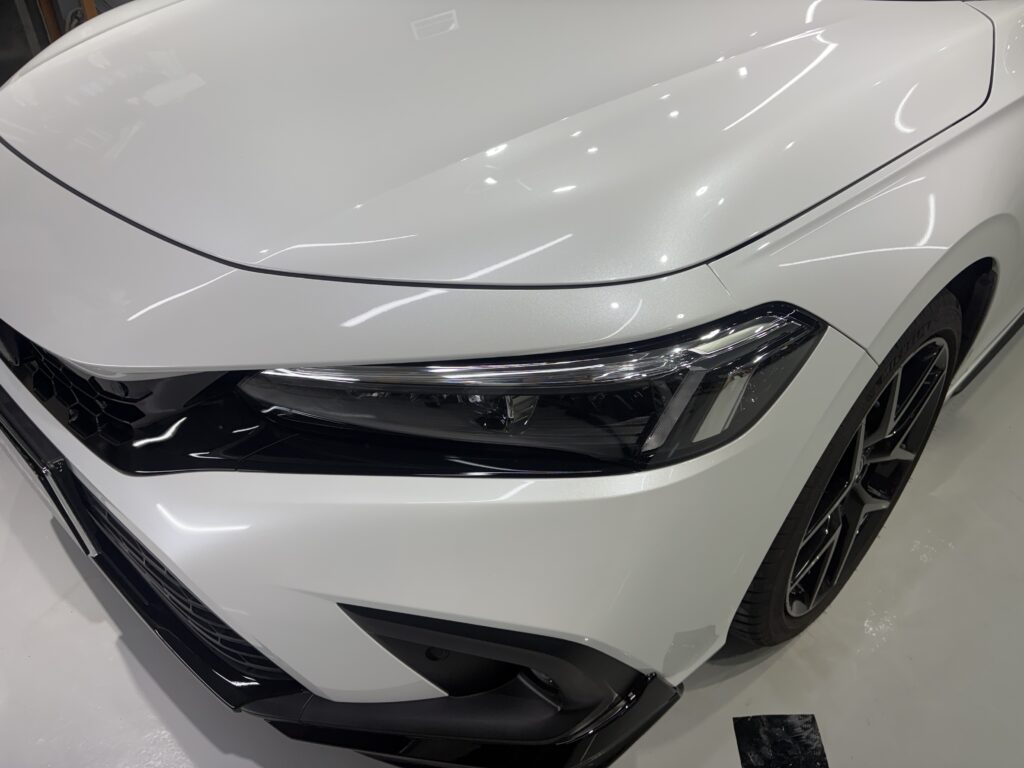 ホンダ・シビック 頑固なシミと洗車キズを除去する鏡面磨き作業+セラミックコーティング