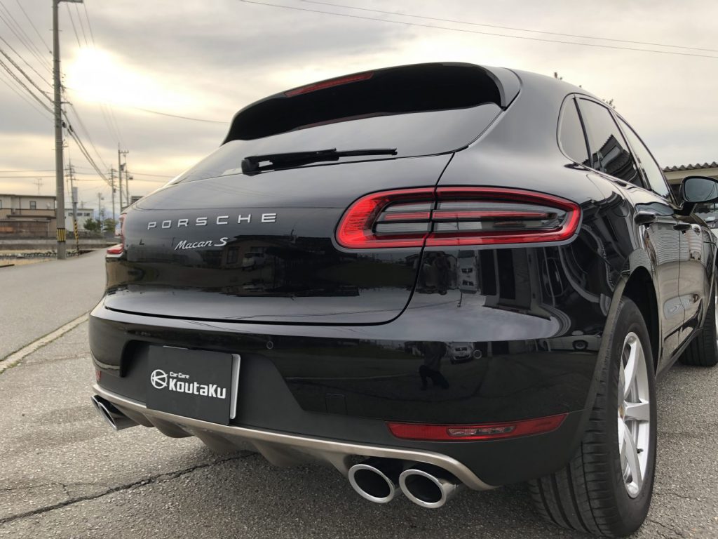 ポルシェマカンガラスコーテイング施工事例