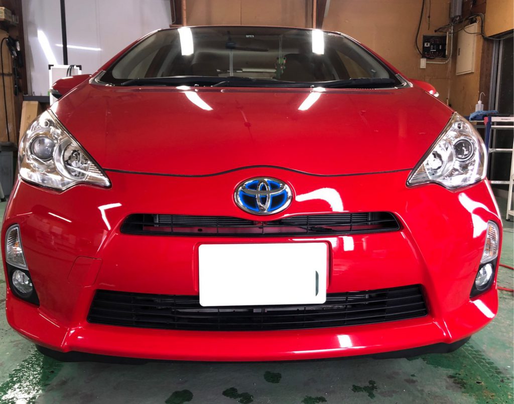 トヨタアクア　ヘッドライトリペア施工事例