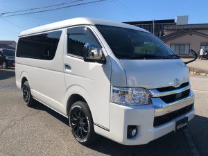 ハイエースワゴン遮熱カーフィルム施工事例