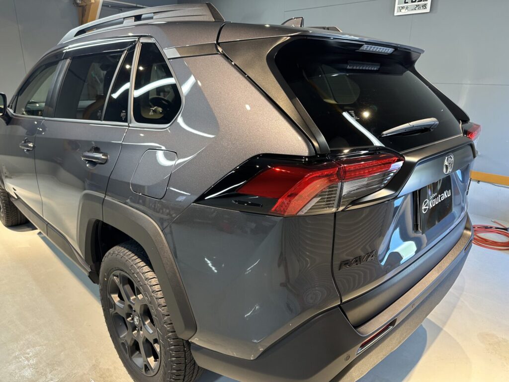 トヨタRAV4セラミックコーティング施工例
