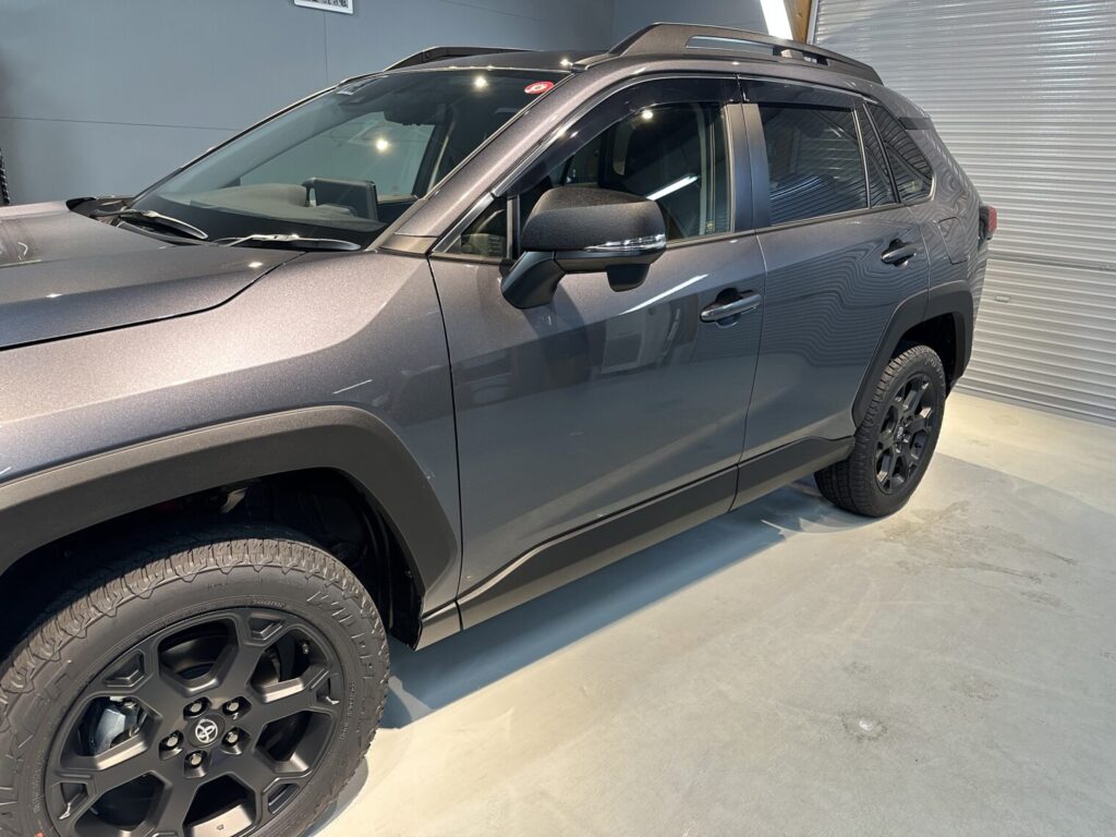 トヨタRAV4セラミックコーティング施工例