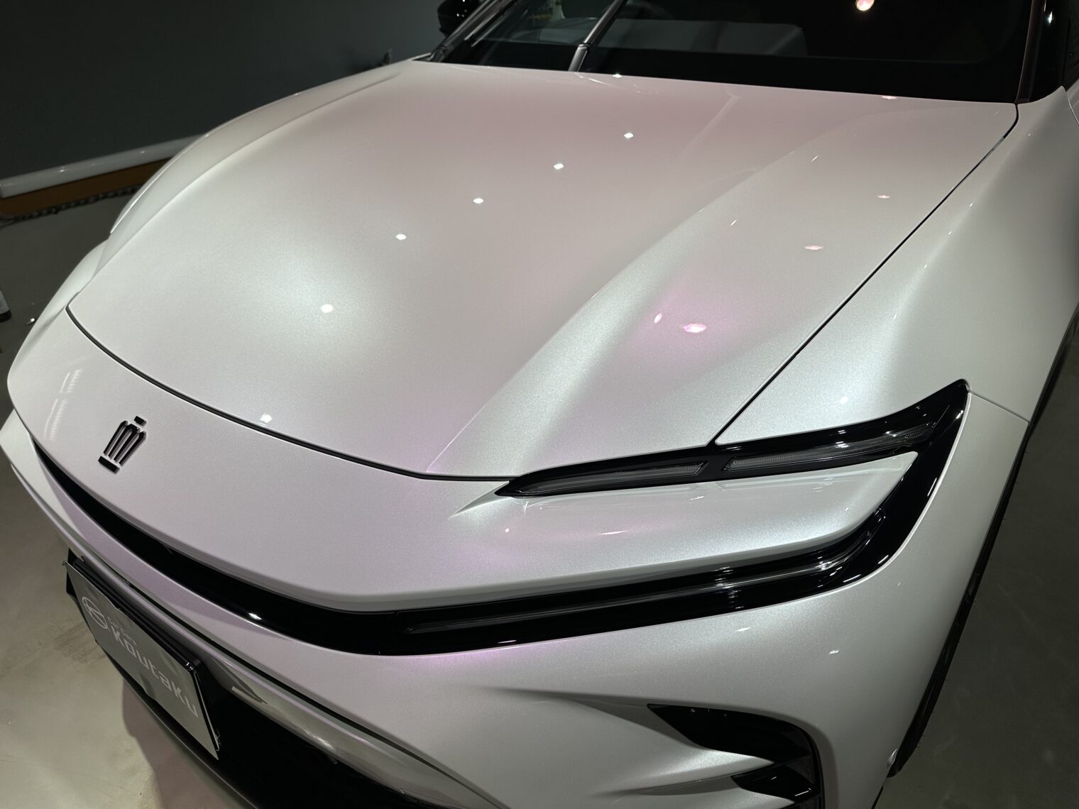 クラウンスポーツ鏡面磨き作業とセラミックコーティング施工事例　高岡市Ｋ様