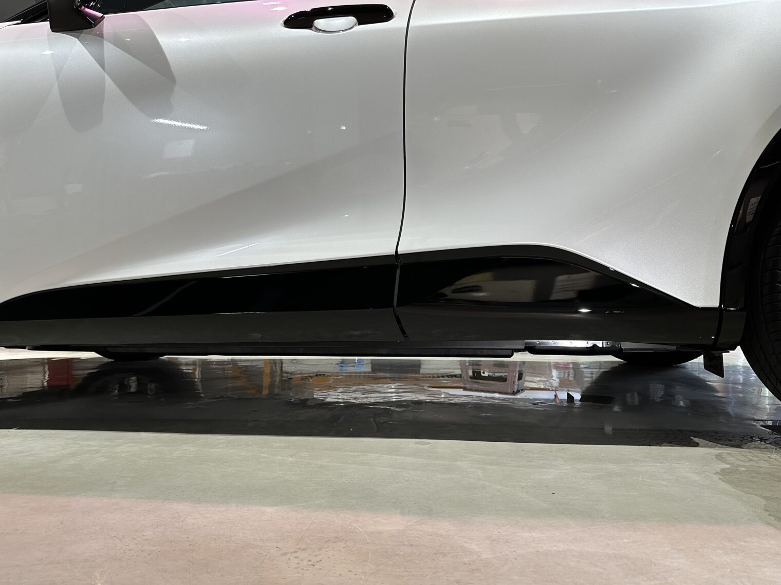 クラウンスポーツ鏡面磨き作業とセラミックコーティング施工事例　高岡市Ｋ様